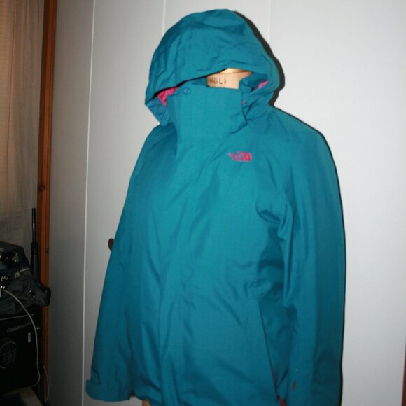 Women's North Face Coat - Picture 7 of 12